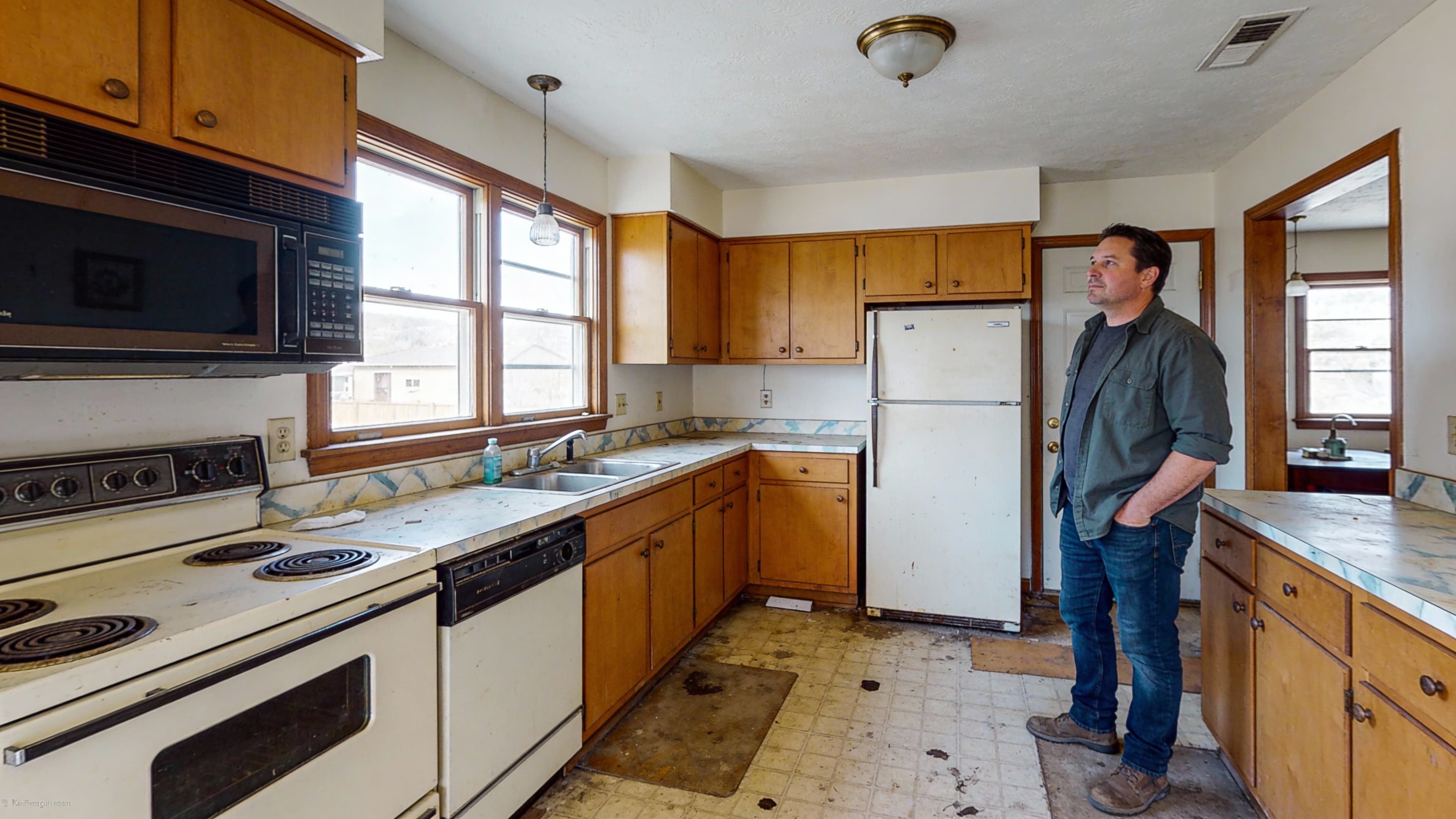 How to Sell a House That Needs Major Repairs in Colorado